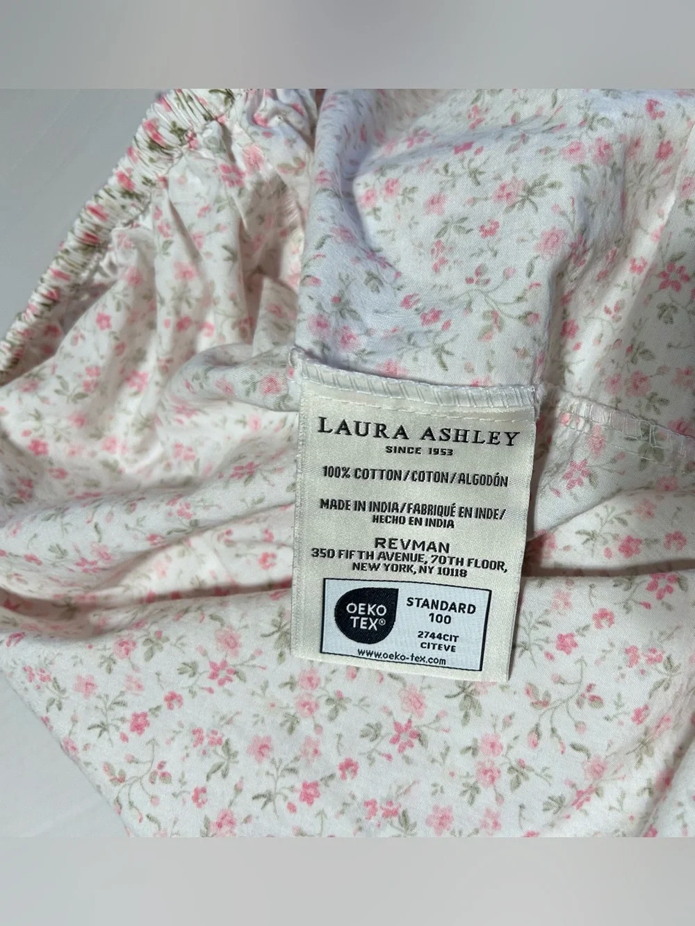 Laura Ashley Classic Floral Pattern Full Fitted Sheet Miniature Pink  Blossoms